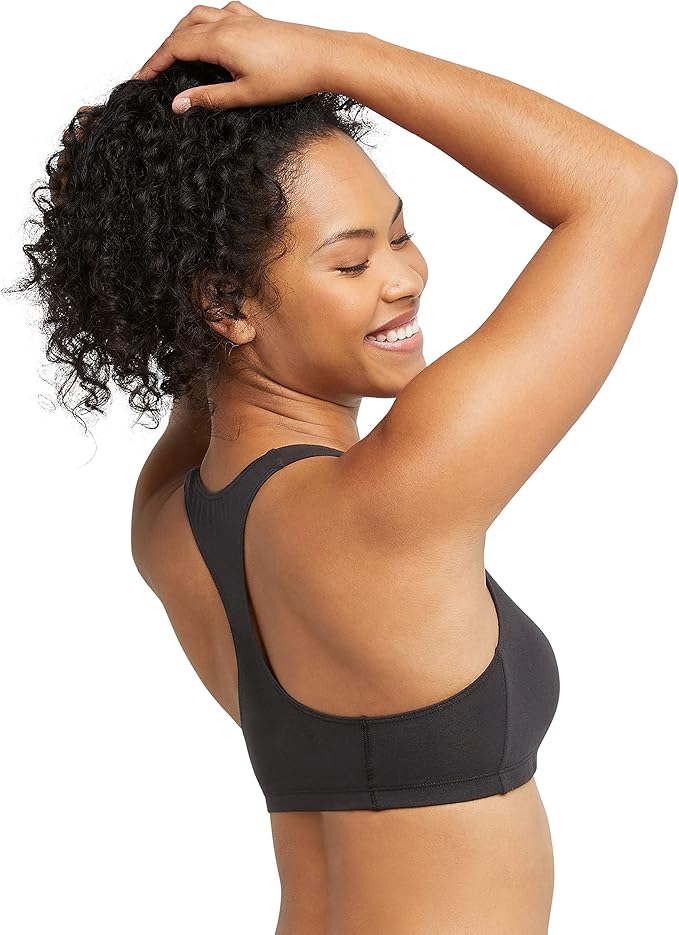 The Hanes Women's Racerback Cotton T-Back Bralette (3 Pack) is designed for women who want breathable comfort, gentle support, and irritation-free wear for everyday activities.Its soft cotton fabric and tag-free design make it especially appealing for sensitive skin and humid climates.