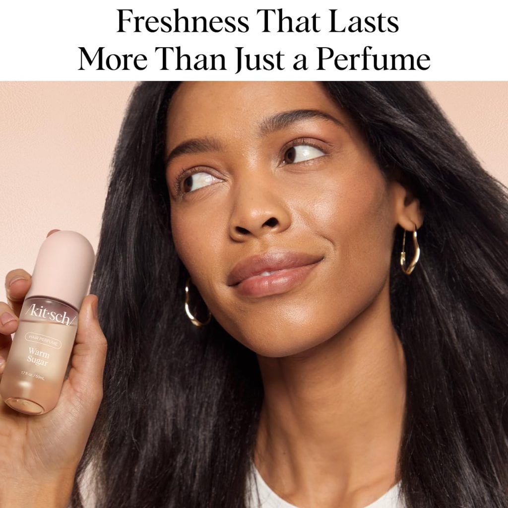 Kitsch Hair Perfume Warm Sugar is a lightweight hair fragrance designed to refresh strands between washes. With pink grapefruit and vanilla notes, it helps neutralize lingering odors while keeping hair smelling clean and feminine.