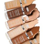 Neutrogena Hydro Boost Hydrating Tint Foundation – Lightweight, Oil-Free Gel with Hyaluronic Acid for Dry Skin, Non-Comedogenic, Shade 40 Nude (1 fl. oz)
